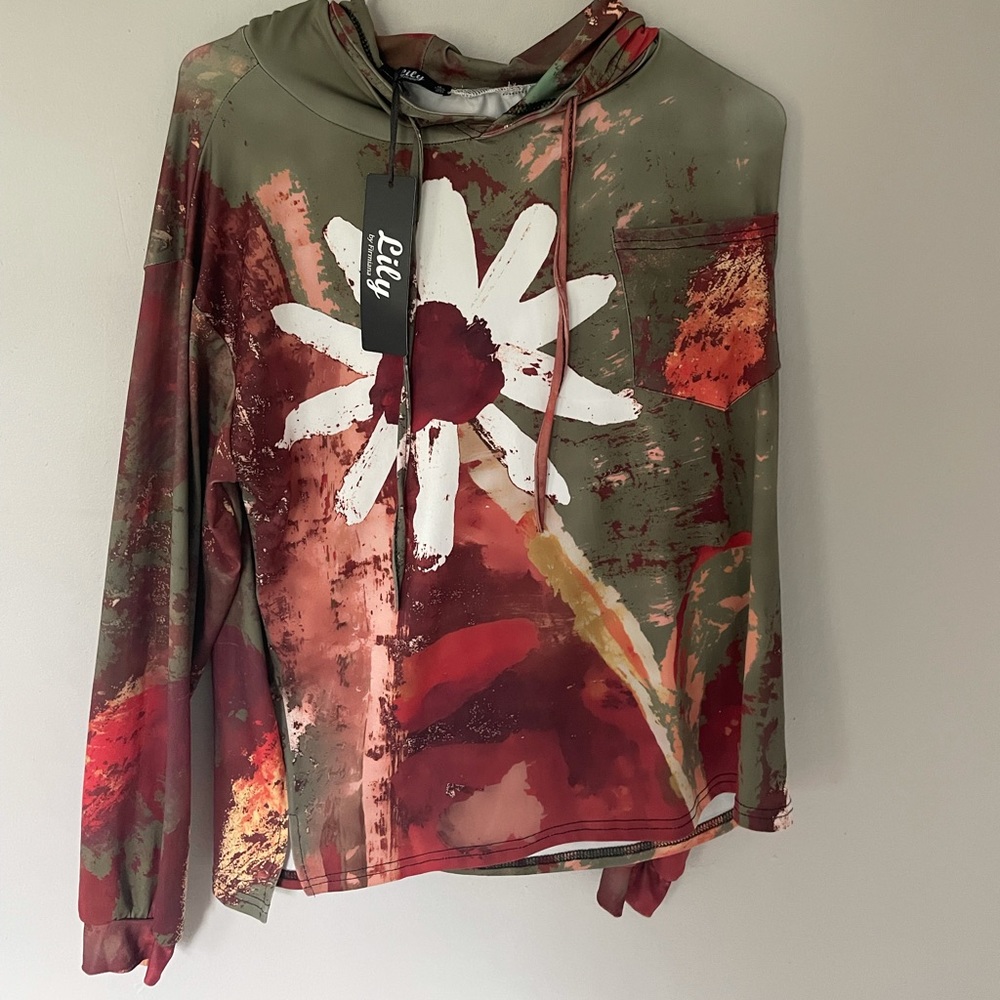 Lightweight smooth long sleeve shirt with hood